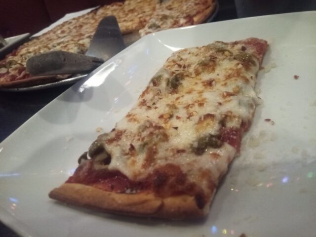 Aroma Pizzeria: Best Chicago Pizza in Town